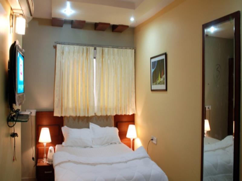 Hotel Sri Madhura Inn Hyderabad Eksteriør billede